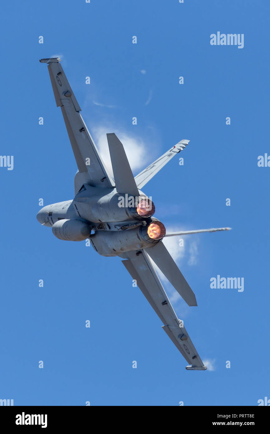 Royal Australian Air Force (RAAF) Boeing F/A-18F Super Hornet multirole fighter aircraft un44-222 basato a RAAF Amberley nel Queensland. Foto Stock