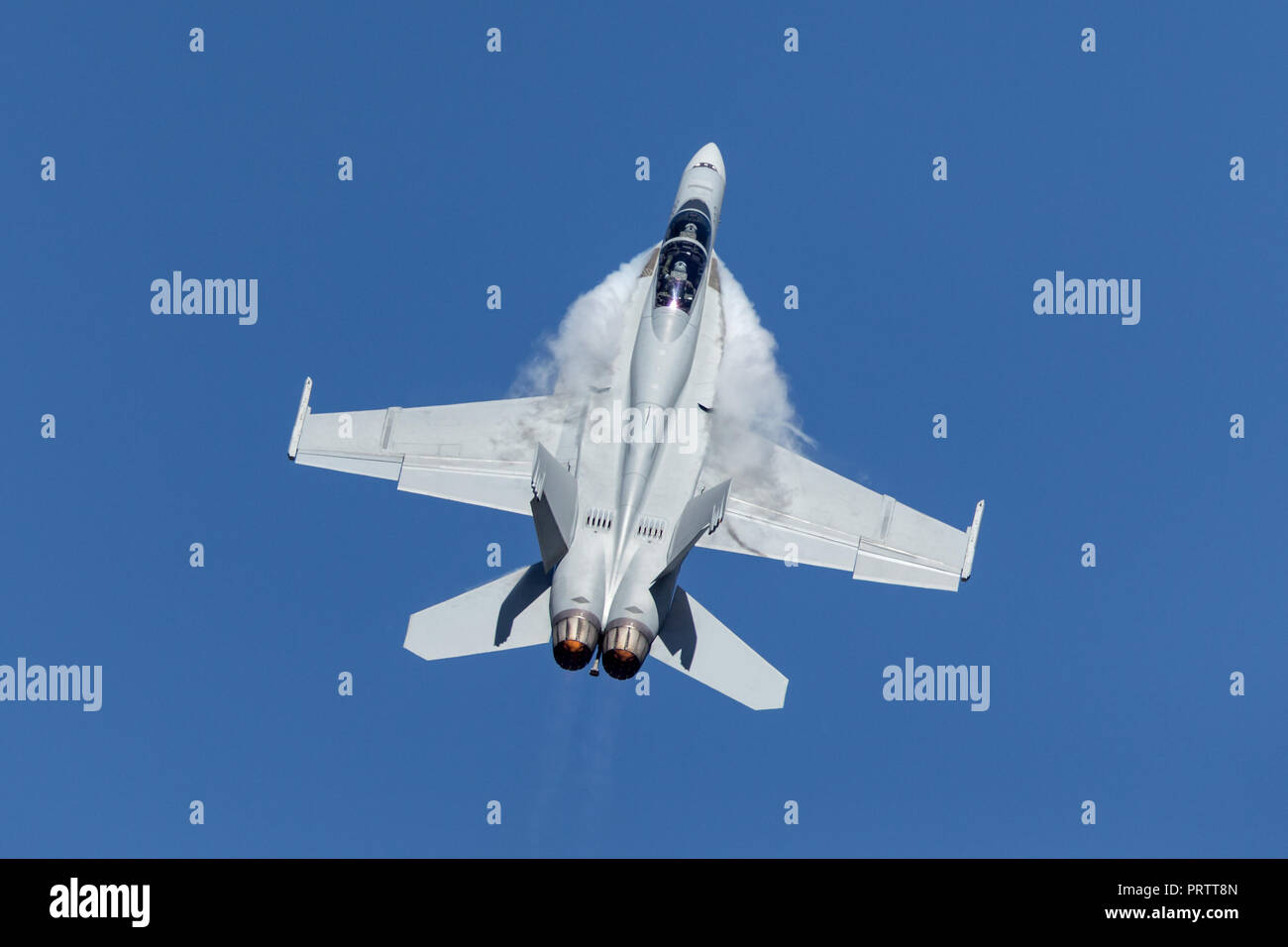 Royal Australian Air Force (RAAF) Boeing F/A-18F Super Hornet multirole fighter aircraft un44-222 basato a RAAF Amberley nel Queensland. Foto Stock