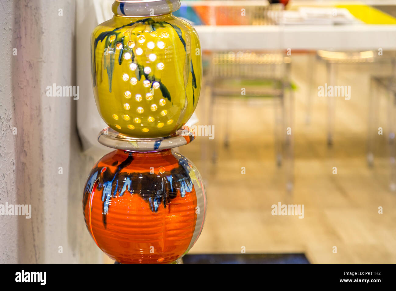 BOLOGNA (Italia), 28 settembre 2018: lampade Domiziani sono illuminanti CERSAIE Salone internazionale delle piastrelle di ceramica e arredo bagno Foto Stock
