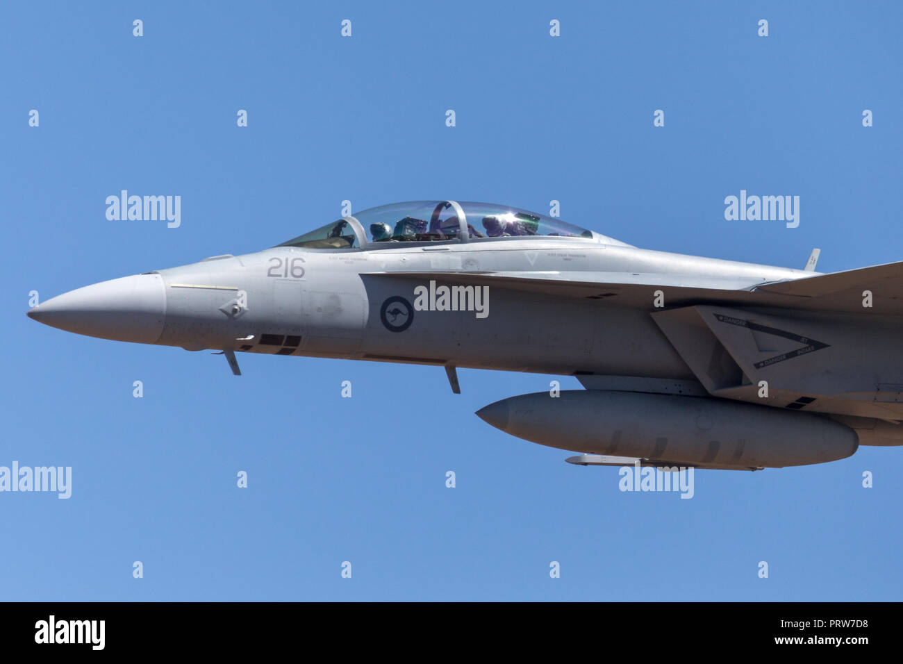 Royal Australian Air Force (RAAF) Boeing F/A-18F Super Hornet multirole fighter aircraft un44-216 basato a RAAF Amberley nel Queensland. Foto Stock