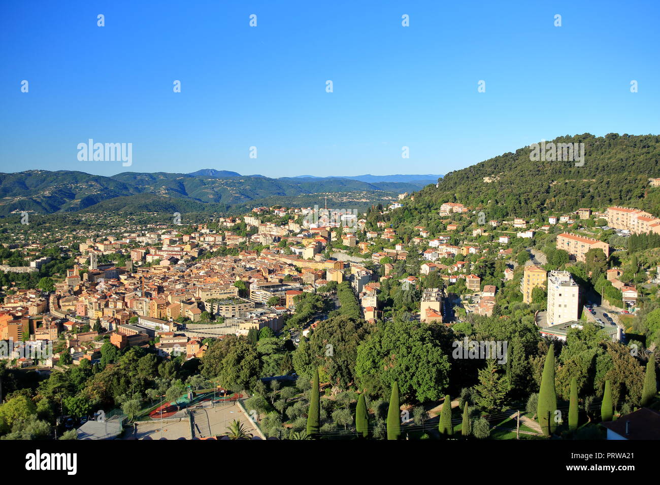 Vista superiore al di sopra di Grasse, Prealpes d'Azur, 06, Alpes-Maritimes, Cote d'azur, PACA, Foto Stock
