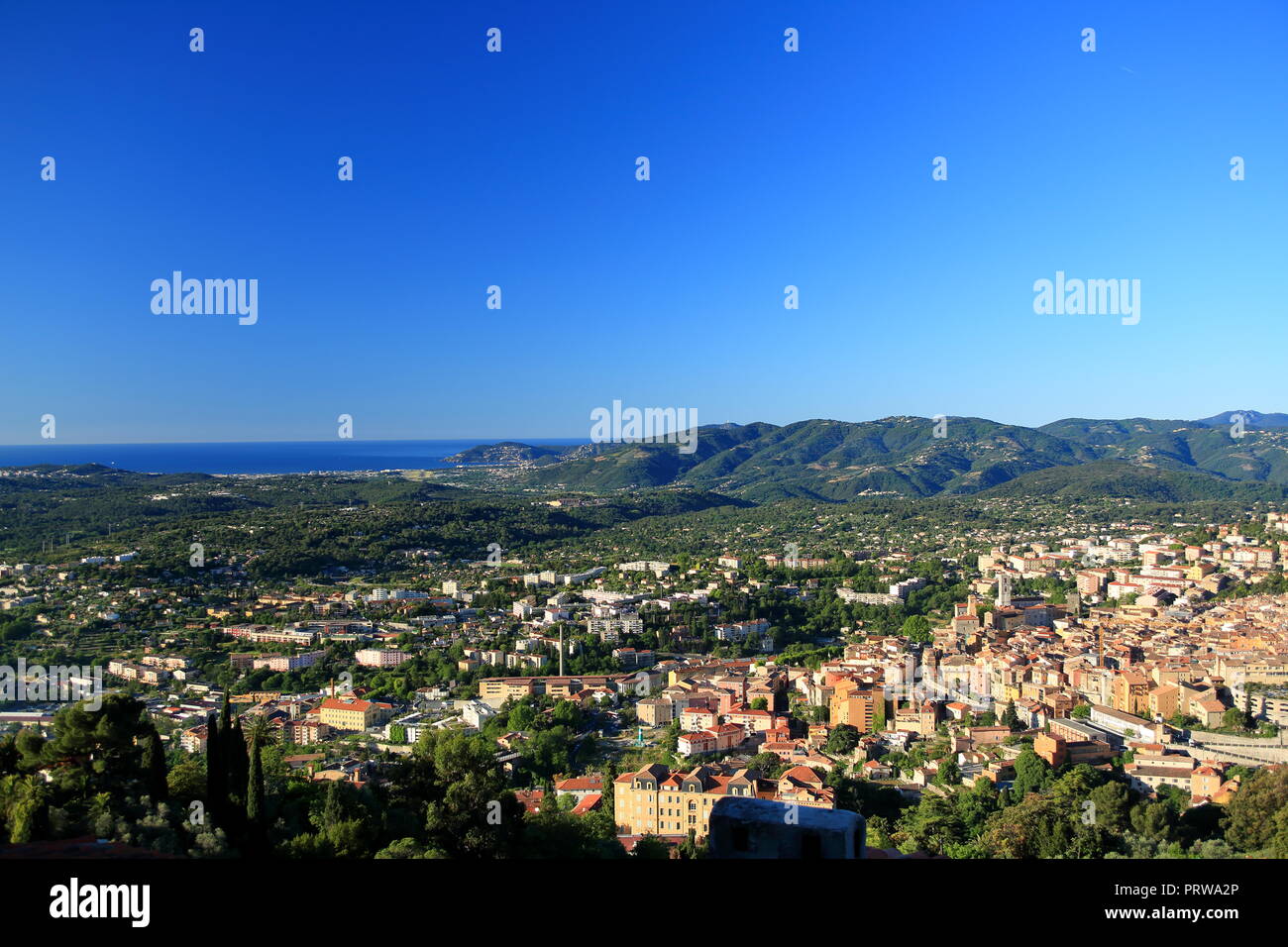 Vista superiore al di sopra di Grasse, Prealpes d'Azur, 06, Alpes-Maritimes, Cote d'azur, PACA, Foto Stock