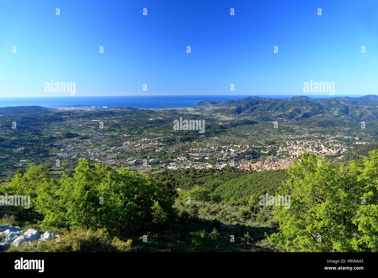 Vista superiore al di sopra di Grasse, Prealpes d'Azur, 06, Alpes-Maritimes, Cote d'azur, PACA, Foto Stock