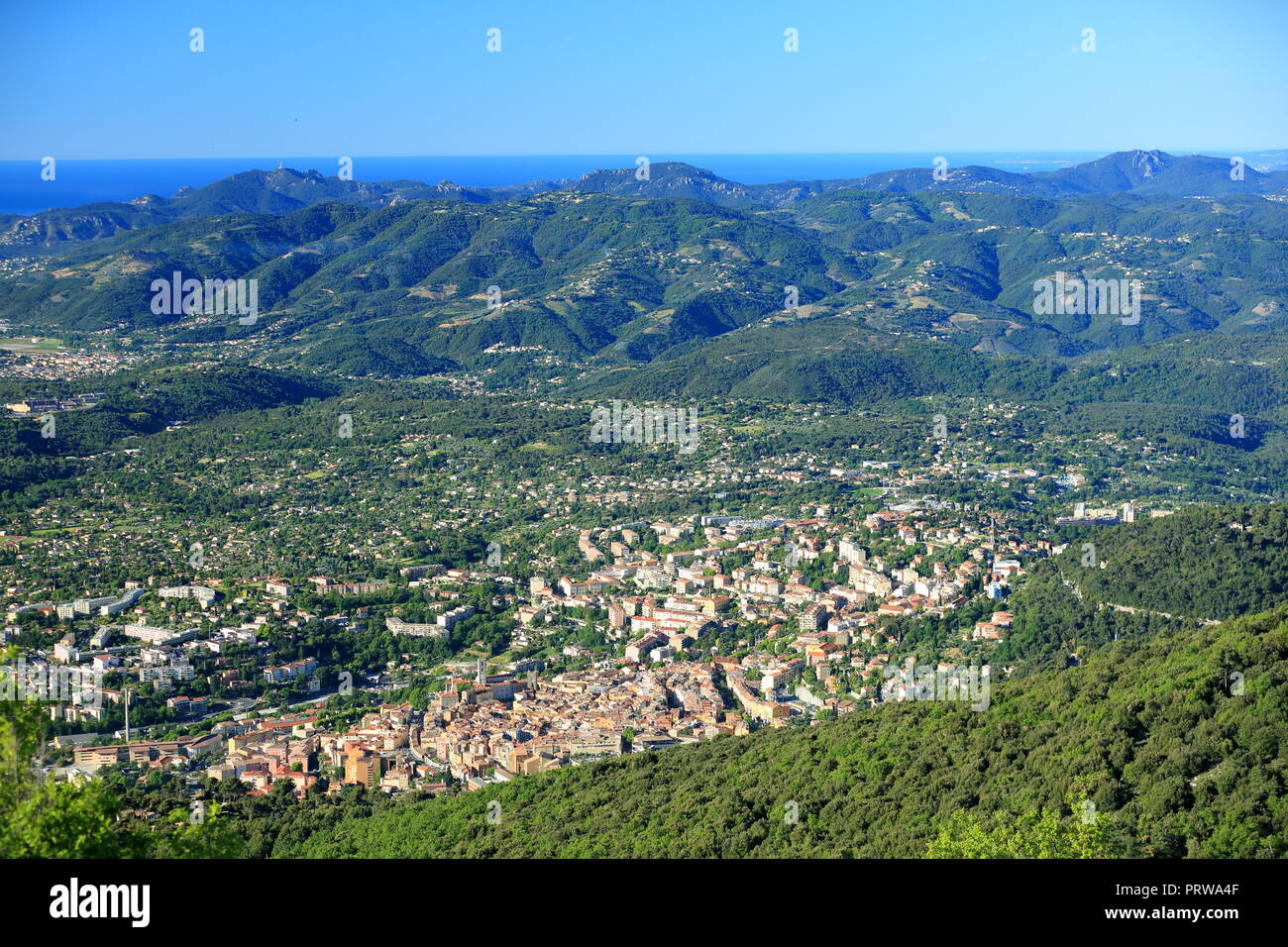 Vista superiore al di sopra di Grasse, Prealpes d'Azur, 06, Alpes-Maritimes, Cote d'azur, PACA, Foto Stock