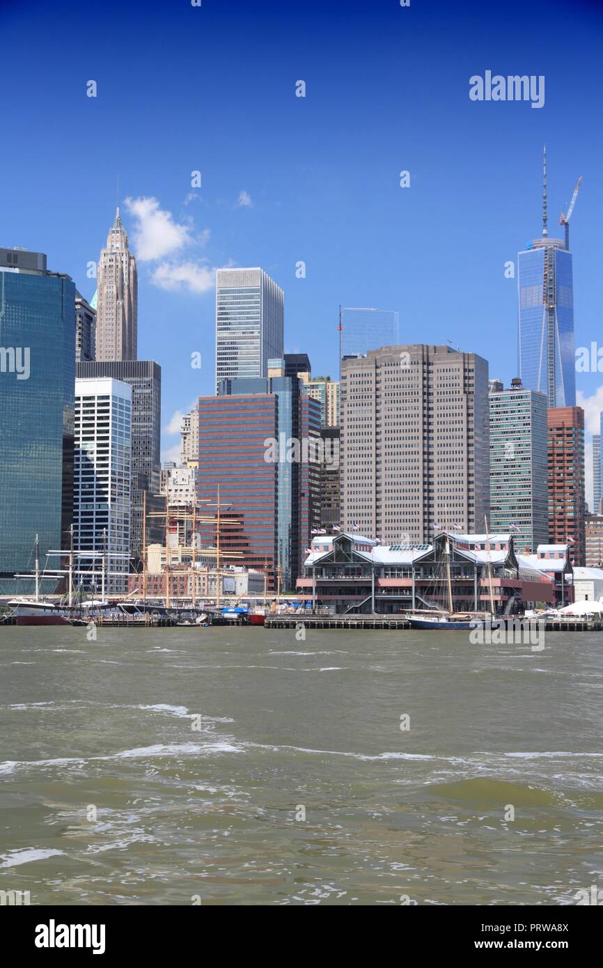 La città di New York, Stati Uniti - skyline di Manhattan con il nuovo WTC. Foto Stock