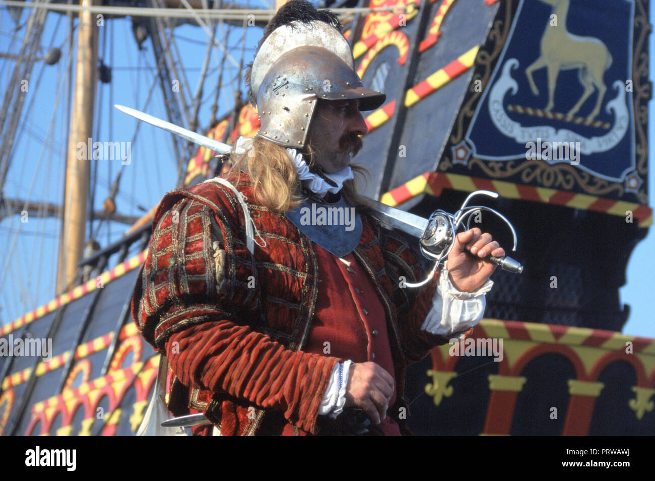 Elizabethan capitano di mare (Reenactor) Foto Stock