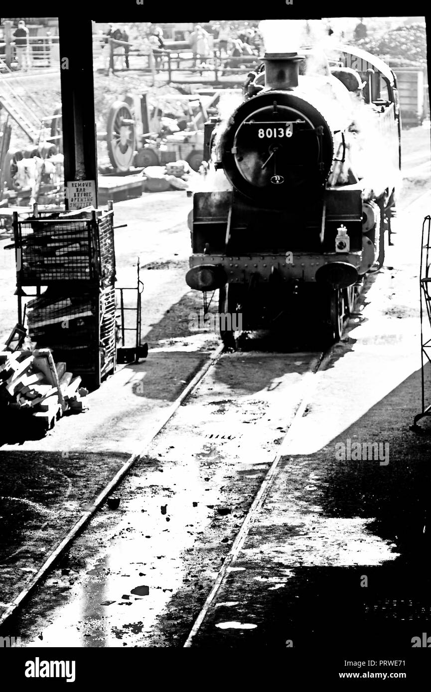 Serbatoio standard n. 80136 su Grosmont Shed, North Yorkshire Moors Railway, Inghilterra Foto Stock