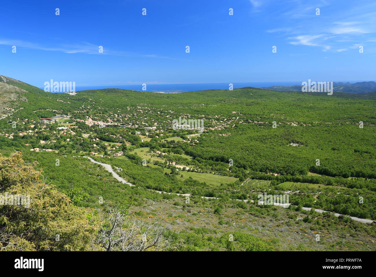 Vue aerienne sur Saint vallier de Thiey, Prealpes d'Azur, 06, Alpes-Maritimes, Cote d'azur, PACA, Foto Stock