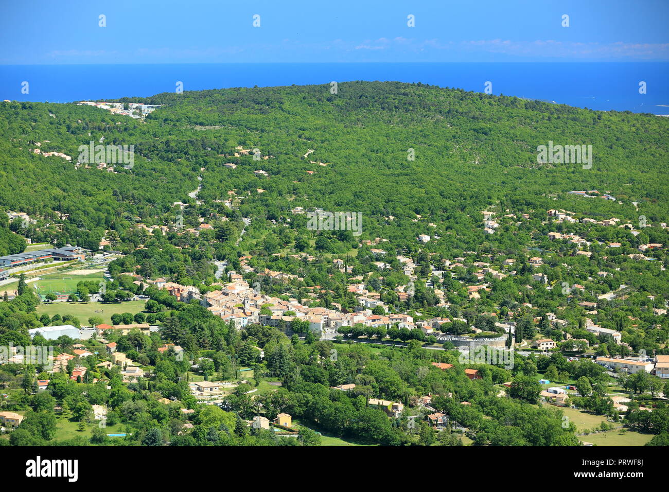 Vue aerienne sur Saint vallier de Thiey, Prealpes d'Azur, 06, Alpes-Maritimes, Cote d'azur, PACA, Foto Stock