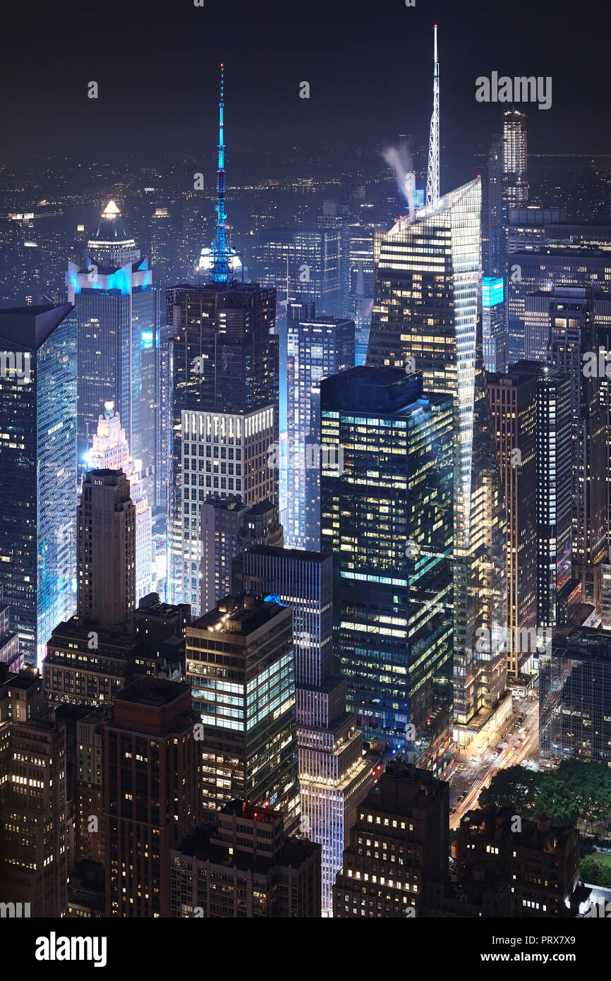 Vista aerea di Manhattan di notte, la città di New York, Stati Uniti d'America. Foto Stock
