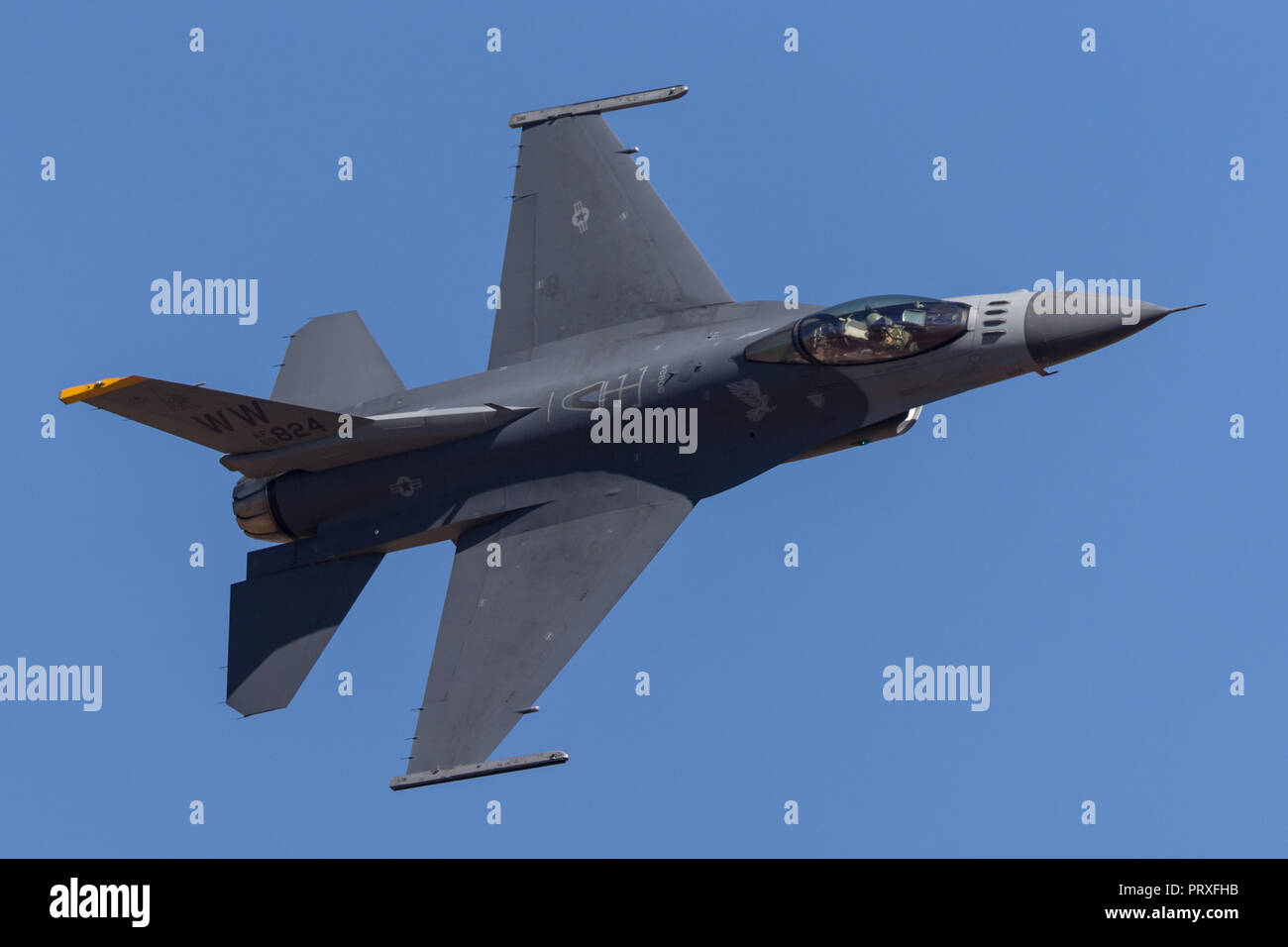 Regno Staes Air Force (USAF) Lockheed F-16CJ Fighting Falcon 90-0824 dal XIV Fighter Squadron, 35th Fighter Wing a Misawa combatté Air Base, Giappone. Foto Stock