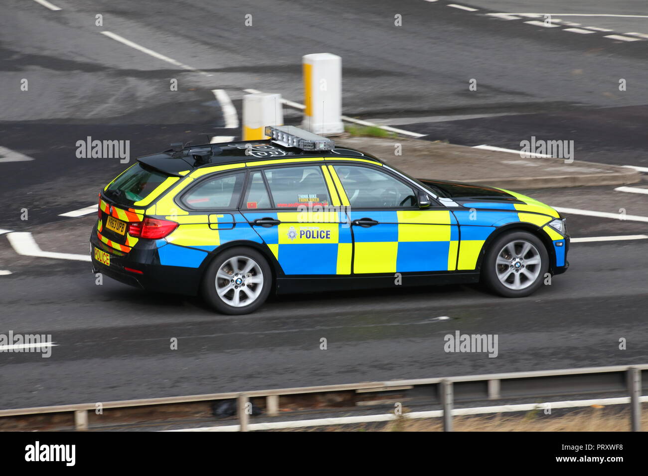 Un nero battenberg auto della polizia appartenente al South Yorkshire forza di polizia che è di un colore diverso per il resto della loro flotta di veicoli. Foto Stock