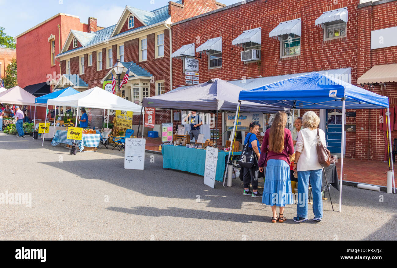 JONESBOROUGH, TN, Stati Uniti d'America-9/29/18: Mercato di Agricoltori in Jonesborough richiama i residenti e turisti. Foto Stock