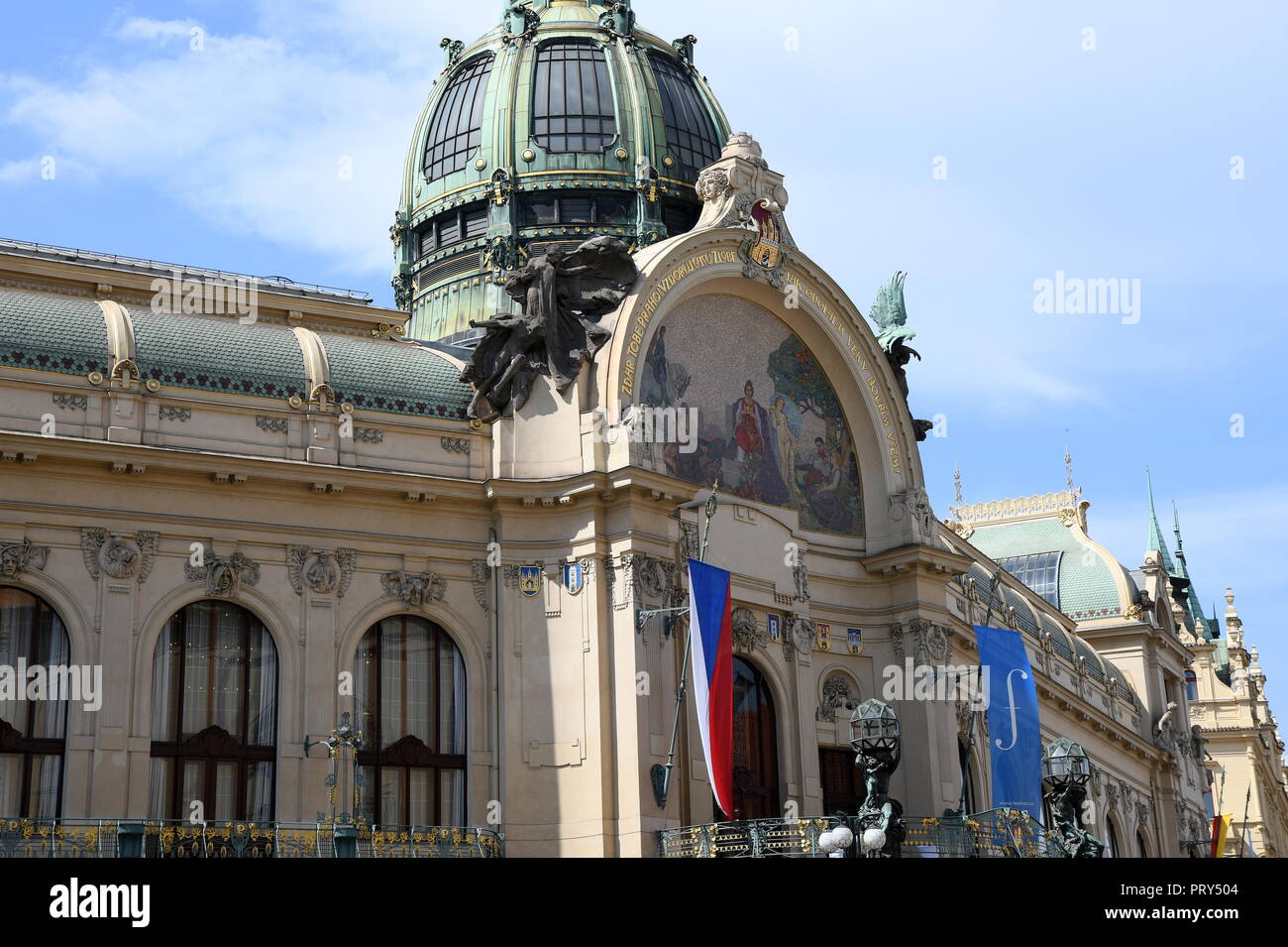 Teatro Dell'opera Di Praga Immagini e Fotos Stock - Alamy