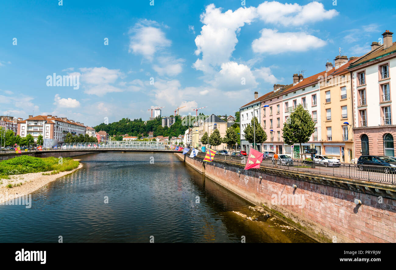 Il fiume Moselle in Epinal, Francia Foto Stock