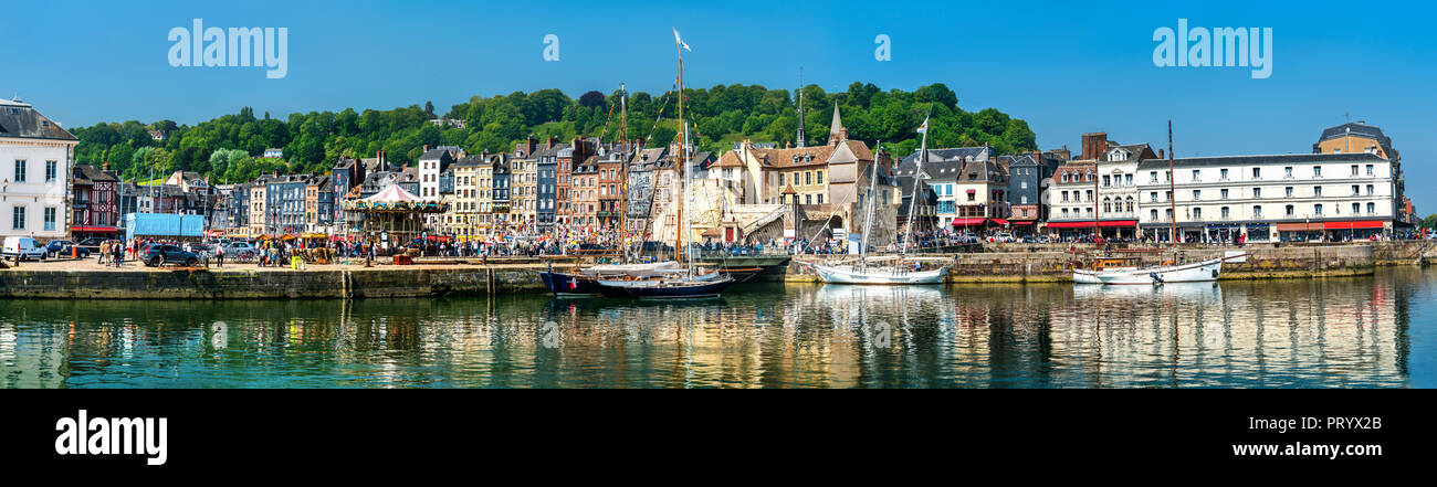 Panorama del porto di Honfleur. Patrimonio mondiale UNESCO in Normandia, Francia Foto Stock