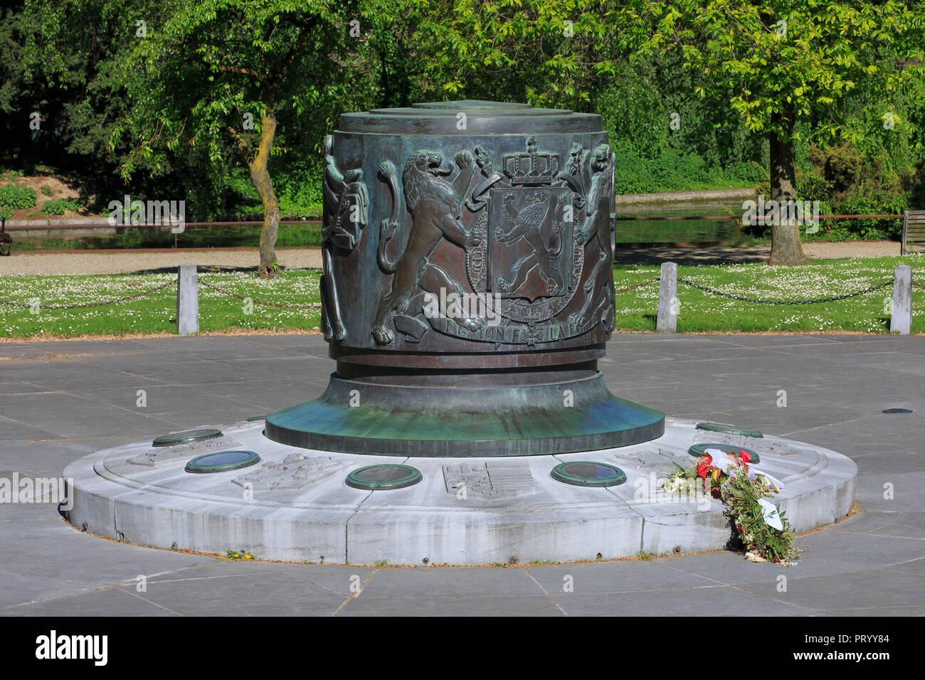 Il monumento delle armate (e) disarmati combattenti della resistenza contro la Germania nazista durante la Seconda Guerra Mondiale di Liegi, in Belgio Foto Stock