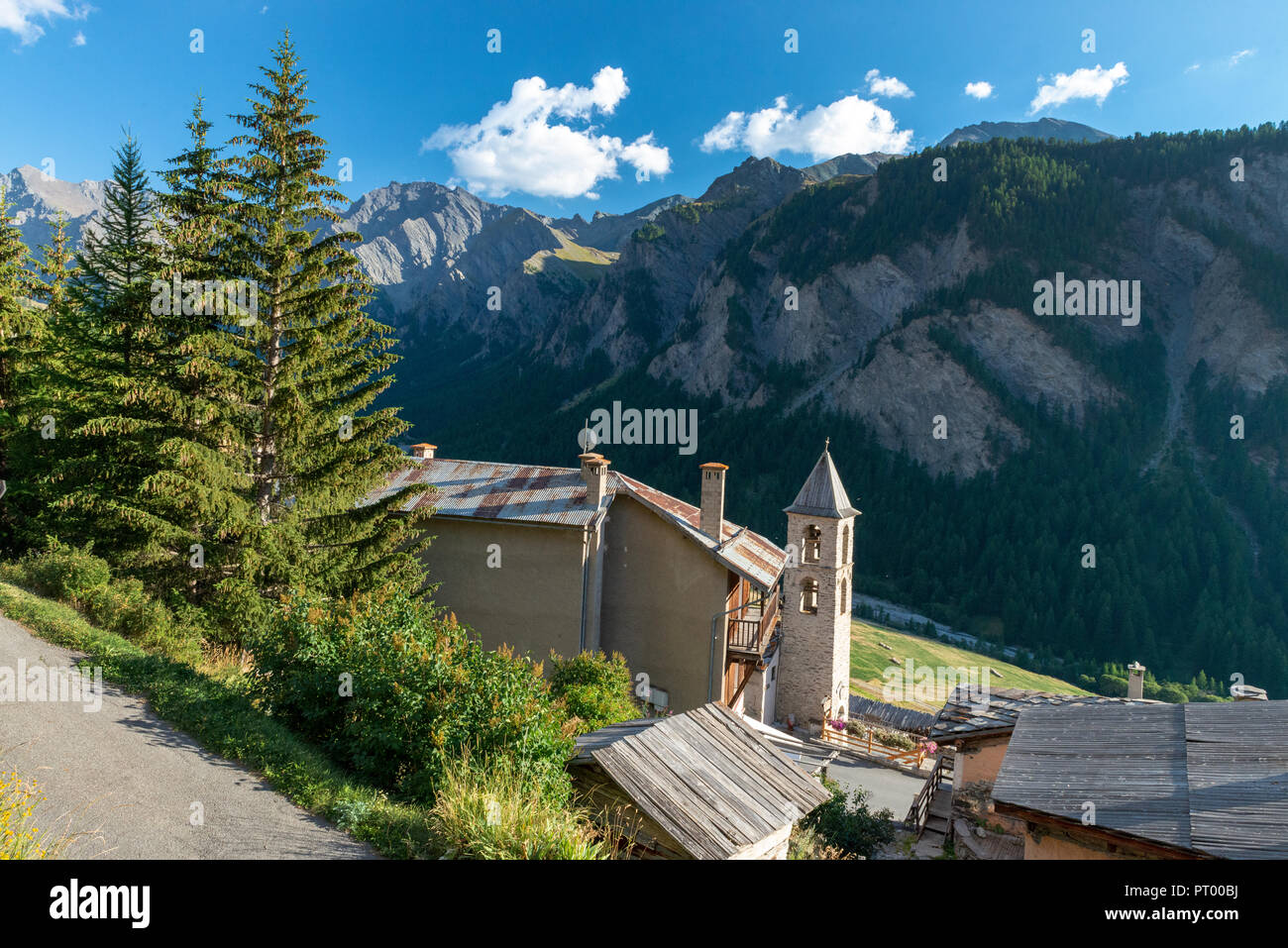 Saint-Véran, Alte Alpi, Francia, 09/2016 del villaggio di Saint Veran, le più alte in Francia, nell'elenco sui più bei villaggi di Francia. Foto Stock