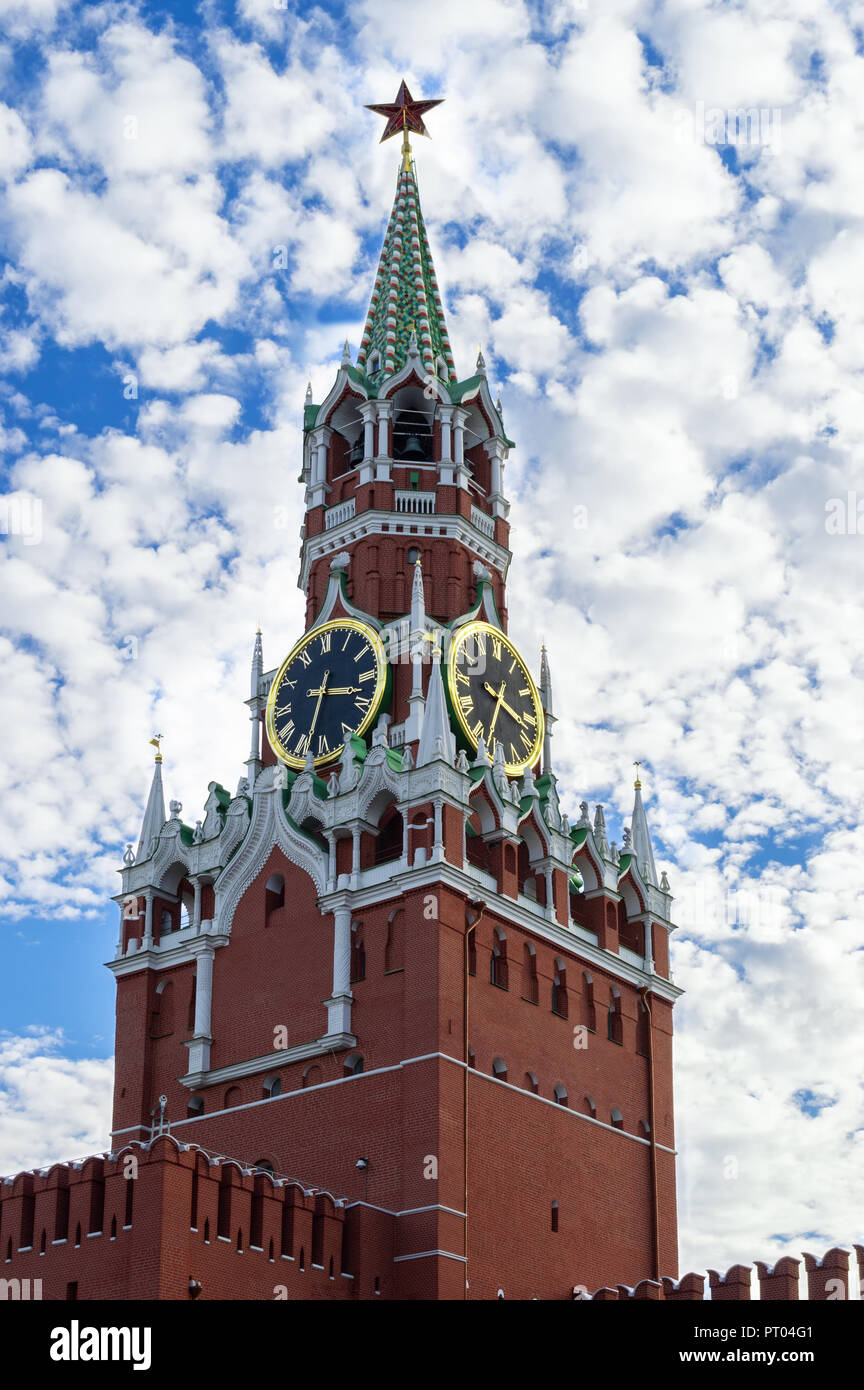 Torre del Cremlino. La torre Spasskaya è emblema della Federazione russa. Foto Stock