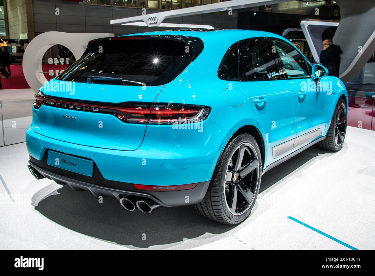 Parigi - Ott 3, 2018: Nuova 2019 Macan Porsche auto SUV presentato al Motor Show di Parigi. Foto Stock