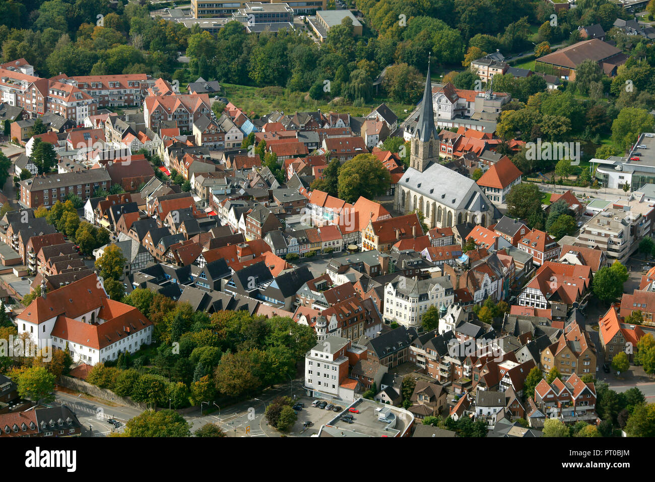 Vista aerea, nel centro cittadino con la chiesa di San Cristoforo, Werne, la zona della Ruhr, Renania settentrionale-Vestfalia, Germania, Europa Foto Stock