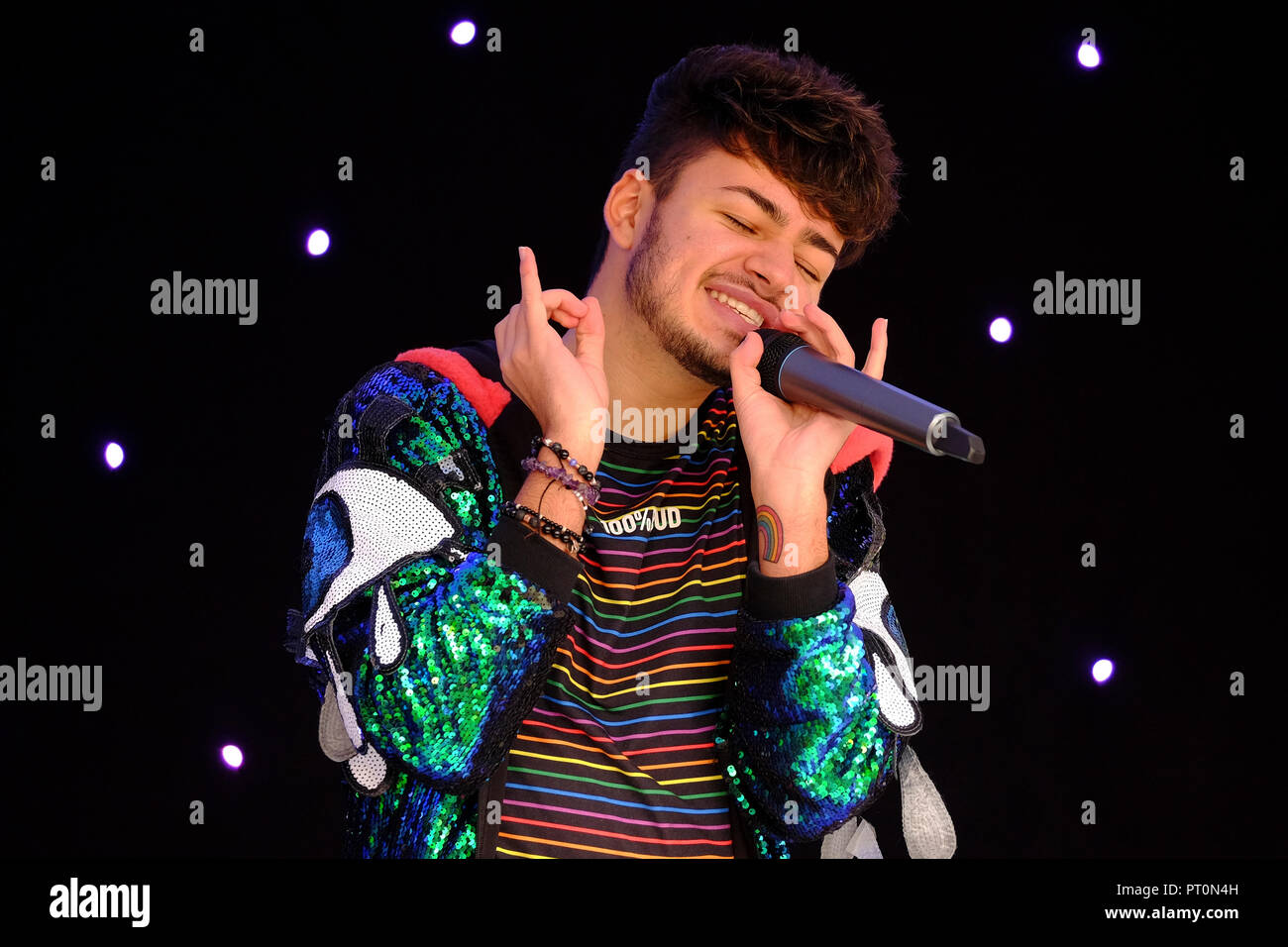 British Pop Singer Smashby performanti a Preston orgoglio evento Foto Stock