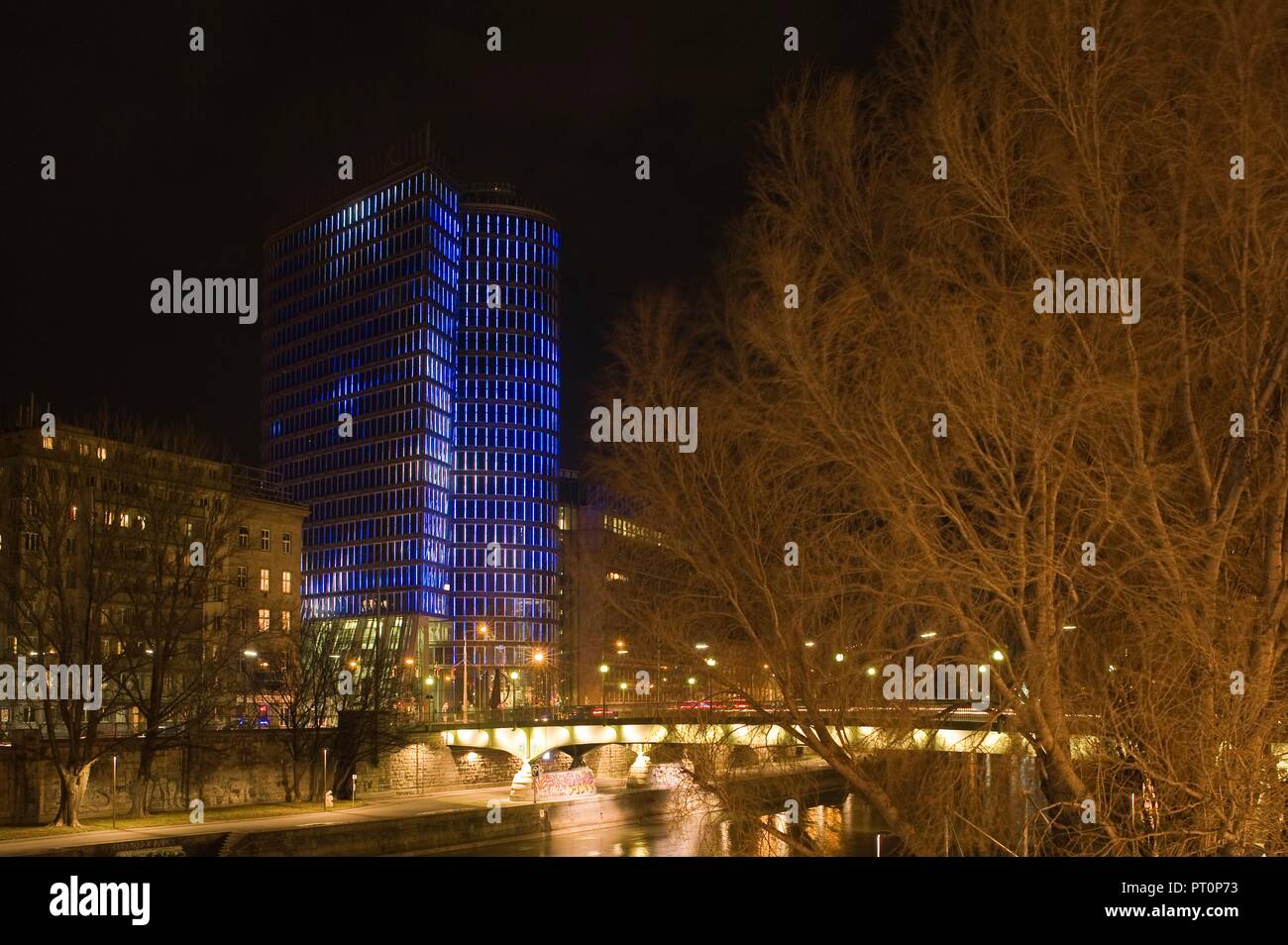 Wien, Uniqatower - Vienna, Uniqa Tower, Architekt Heinz Neumann 2004 Foto Stock