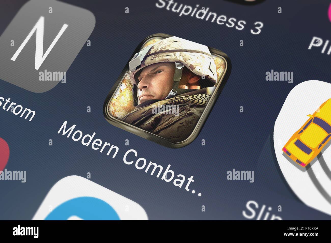 London, Regno Unito - 05 Ottobre 2018: Close-up shot di Gameloft popolare app Modern Combat 2 : Black Pegasus. Foto Stock