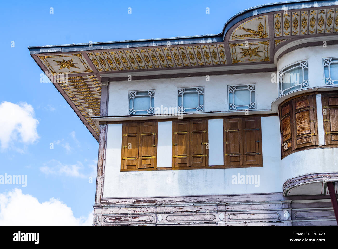 Istanbul, Turchia, Settembre 2018: facciata del piano superiore dell'edificio principale del Palazzo Topkapi Foto Stock
