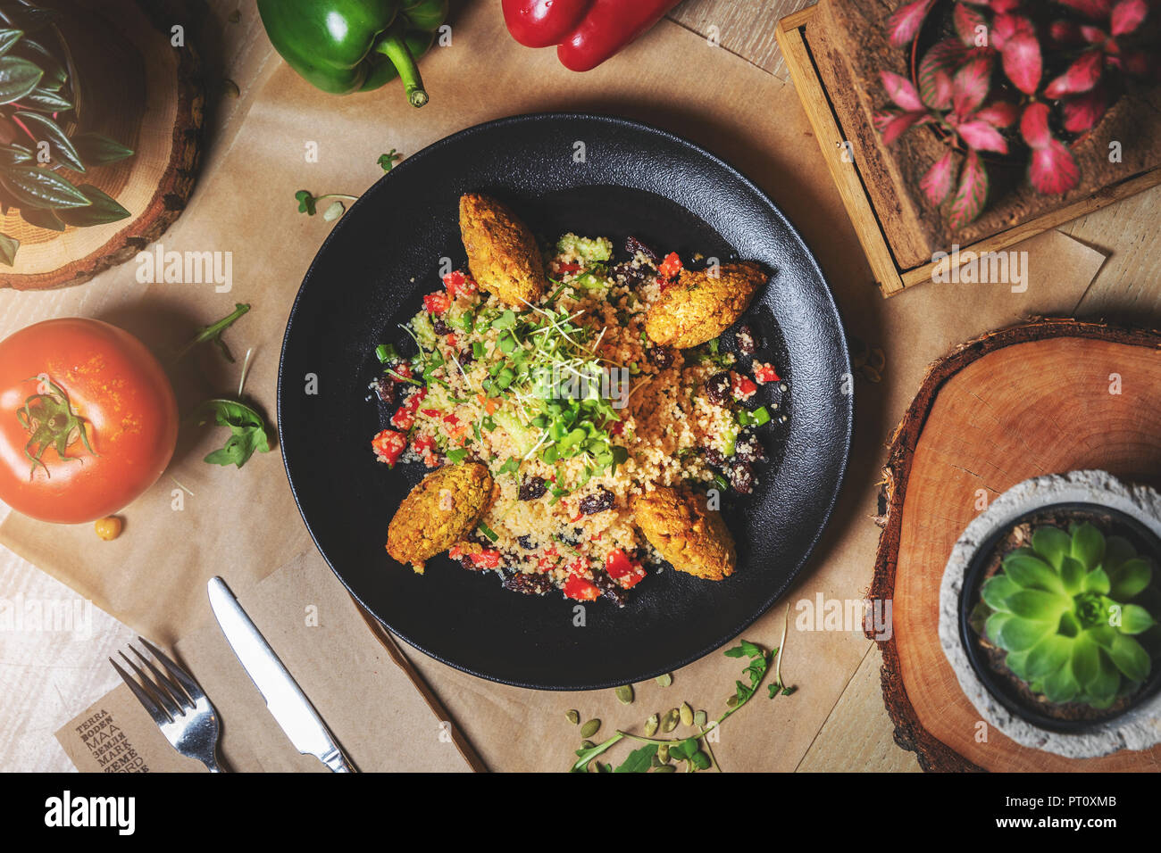 Couscous marocchino e falafel Foto Stock