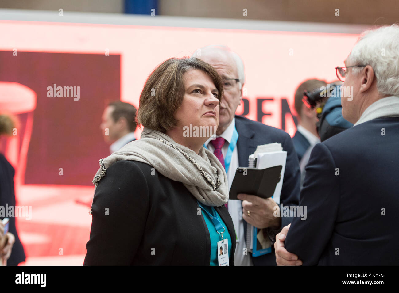 1 Ottobre 2018 - DUP leader Arlene Foster ed ex Segretario Brexit David Davis di parlare al Congresso del Partito Conservatore 2018 a Birmingham, Regno Unito. Foto Stock