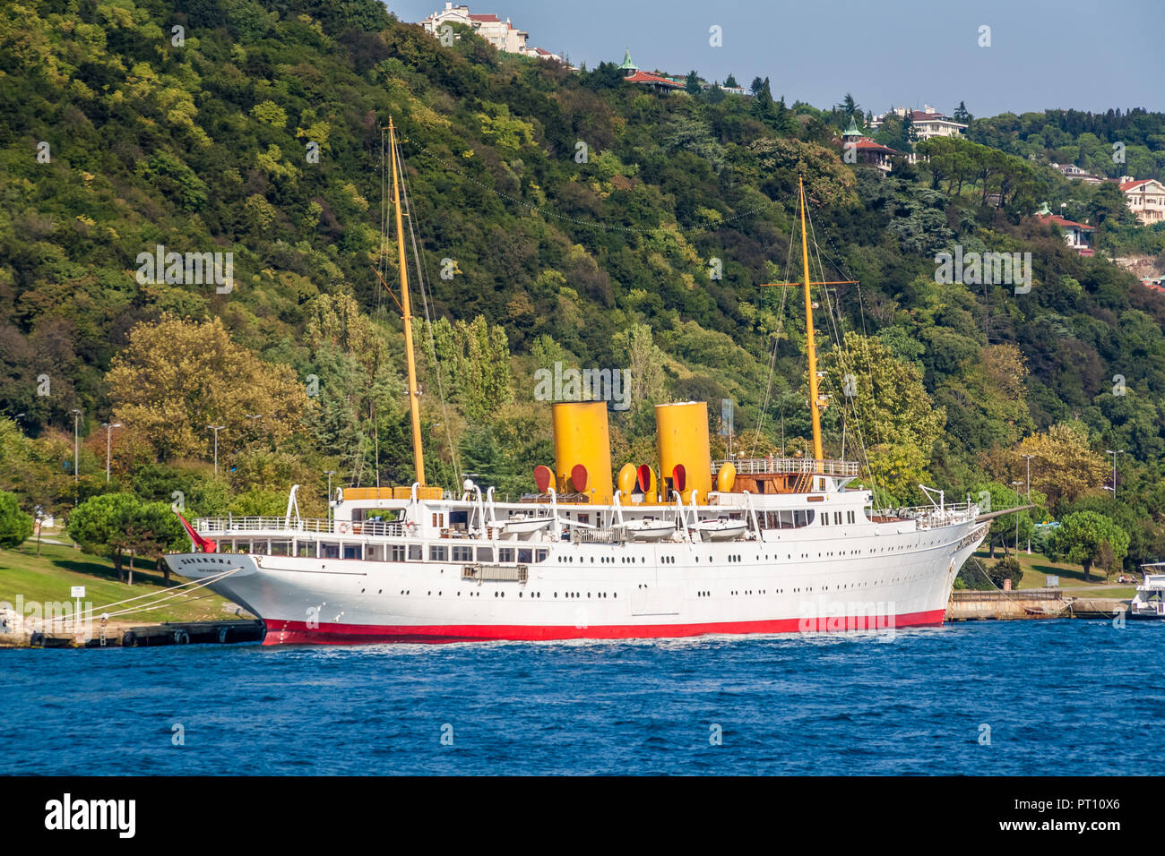 Istanbul, Turchia, 8 ottobre 2011: Kemal Ataturk's yacht sul Bosforo. Foto Stock