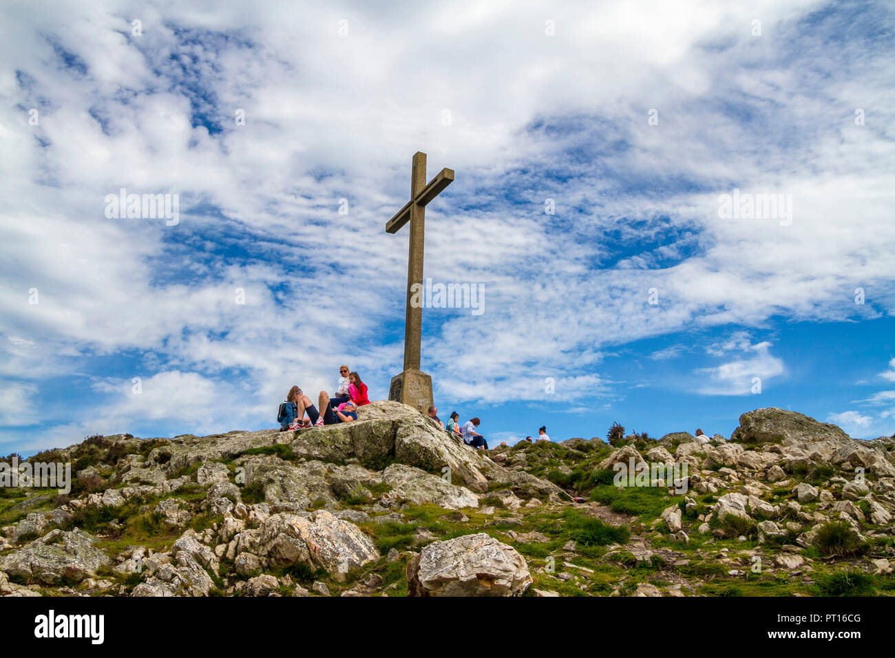 Croce testa di Bray, Wicklow, Irlanda, passeggiate in collina climbing, salute benessere concetto giornata fuori Dublino, cose da fare, attrazioni, salire rock rocce bionda Foto Stock