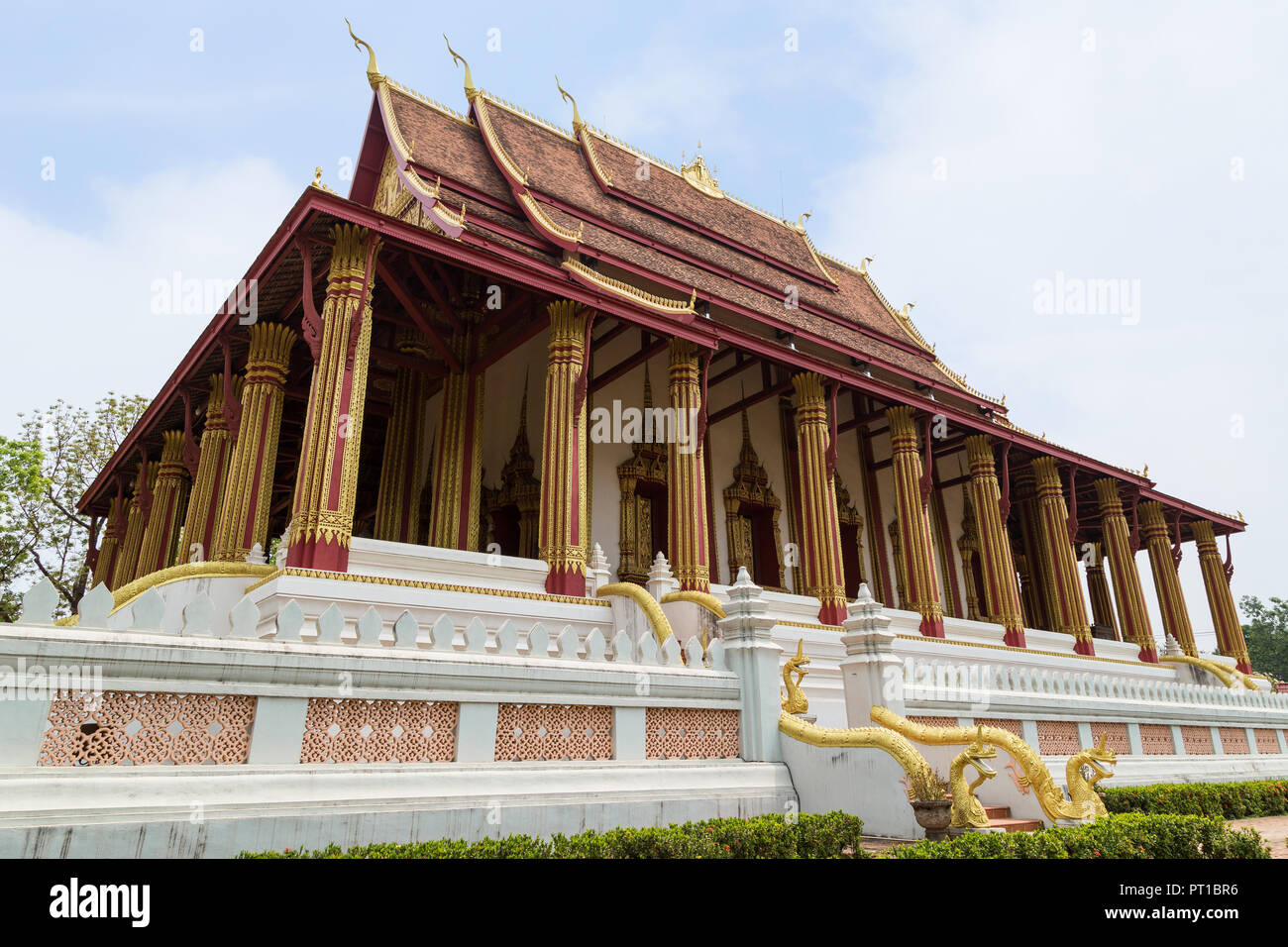 Vista laterale del Haw Wat Phra Kaew (Haw Pha Kaew, Hor Pha Keo, Ho Prakeo), un ex tempio di Vientiane, Laos, costruito una prima volta nel 1565. Foto Stock