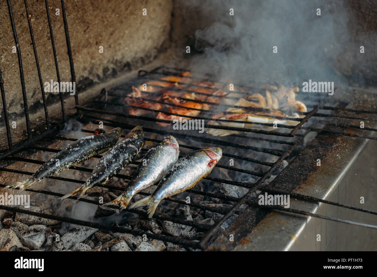 Grilled Fish Portugal Immagini Grilled Fish Portugal Fotos Stock
