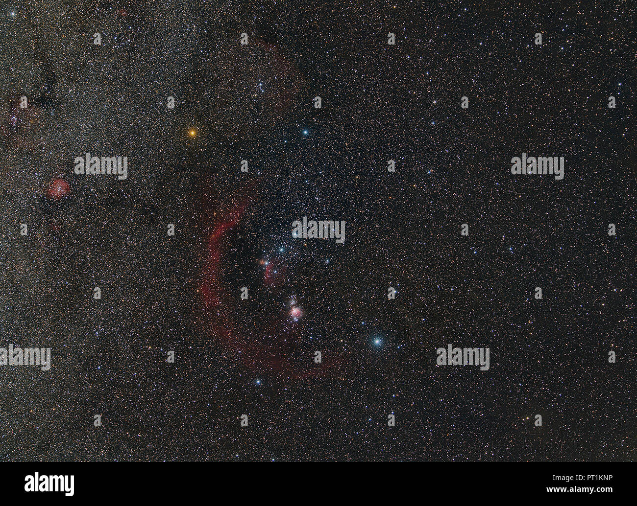 La fotografia astronomica, la costellazione di Orione con nebulose e diversi colori delle stelle Foto Stock