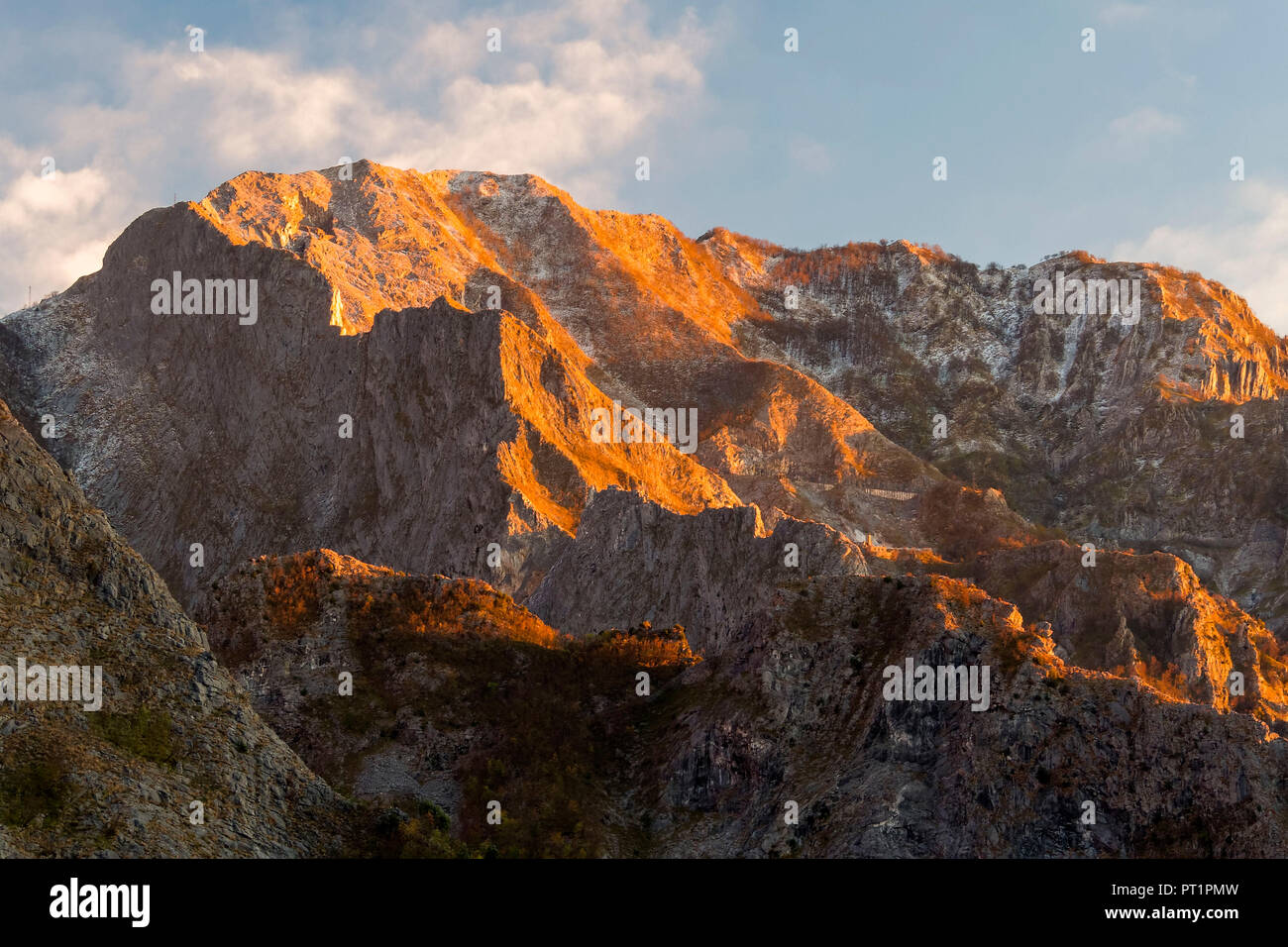 Alpi Apuane al tramonto, Alpi Apuane, Toscana, Italia Foto Stock