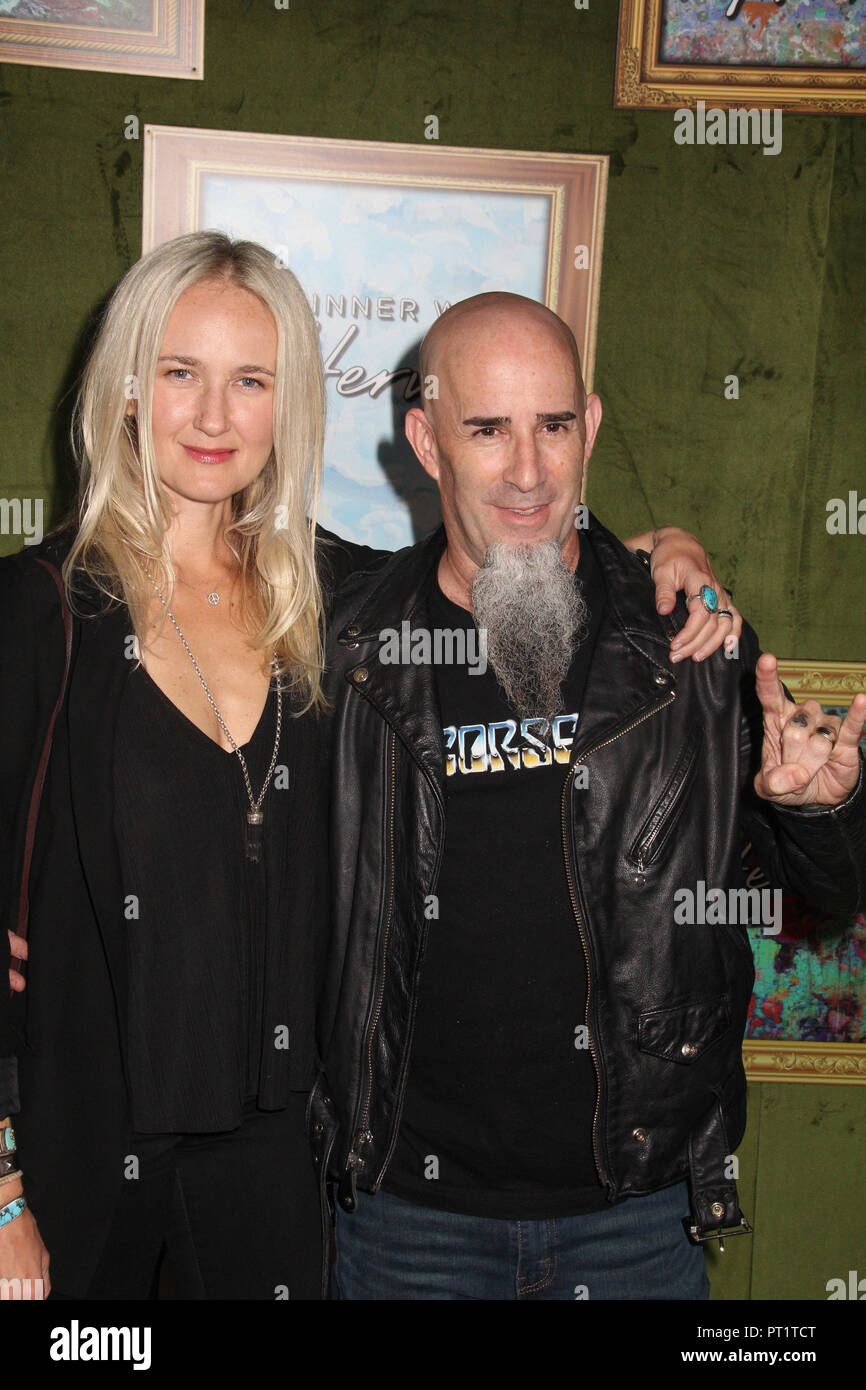 Los Angeles, Stati Uniti d'America. 4 Ott 2018. Scott Ian 10/04/2018 Los Angeles Premiere di 'My la cena con Herve" tenutasi presso Paramount Studios di Los Angeles, CA Foto di Izumi Hasegawa / HNW / PictureLux Credito: PictureLux / Hollywood Archive/Alamy Live News Foto Stock
