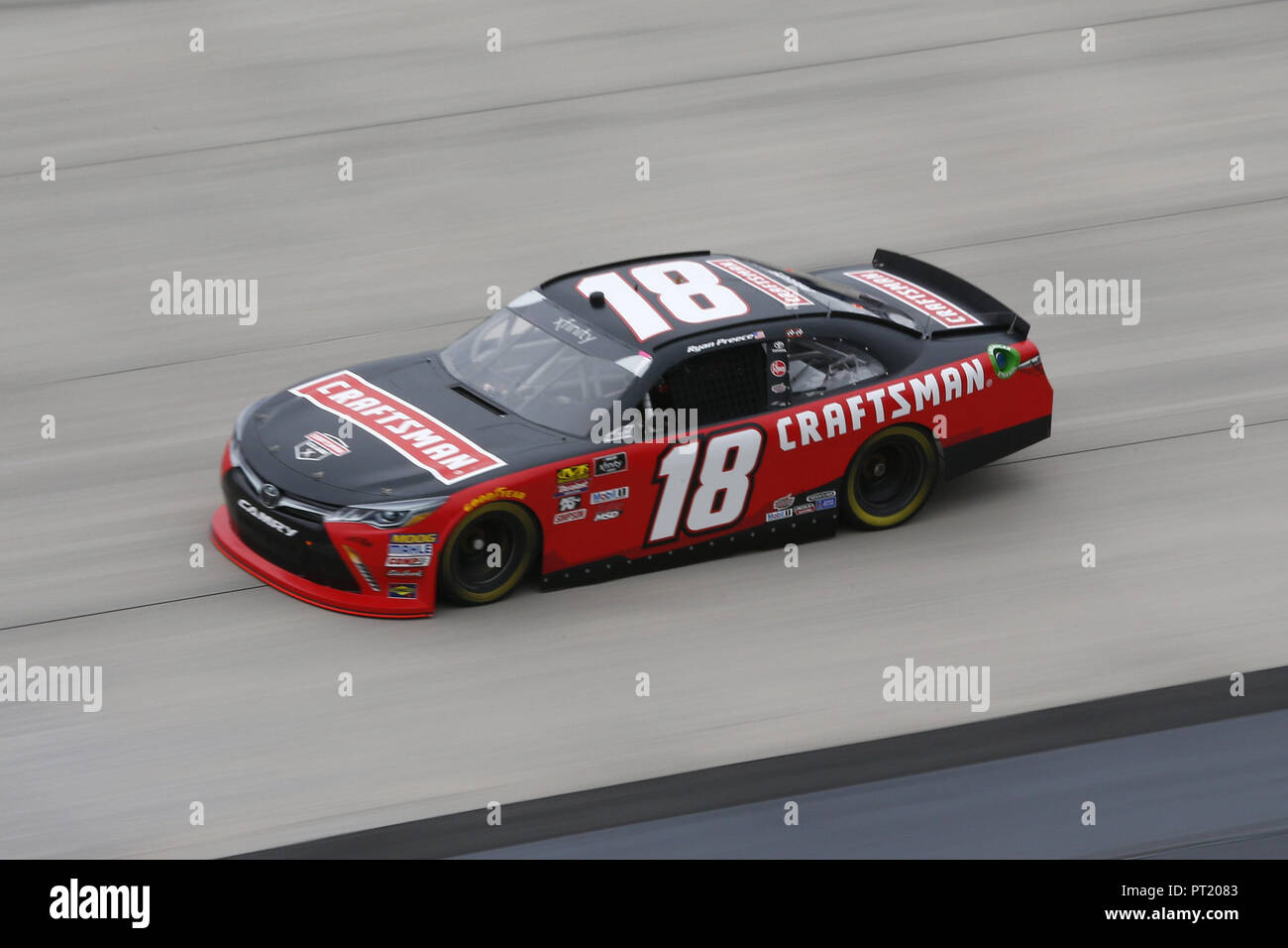 Dover, Delaware, Stati Uniti d'America. 5 Ottobre, 2018. Ryan Preece (18) prende il via alla pratica per il Bar Harbor 200 a Dover International Speedway di Dover, in Delaware. Credito: Justin R. Noe Asp Inc/ASP/ZUMA filo/Alamy Live News Foto Stock