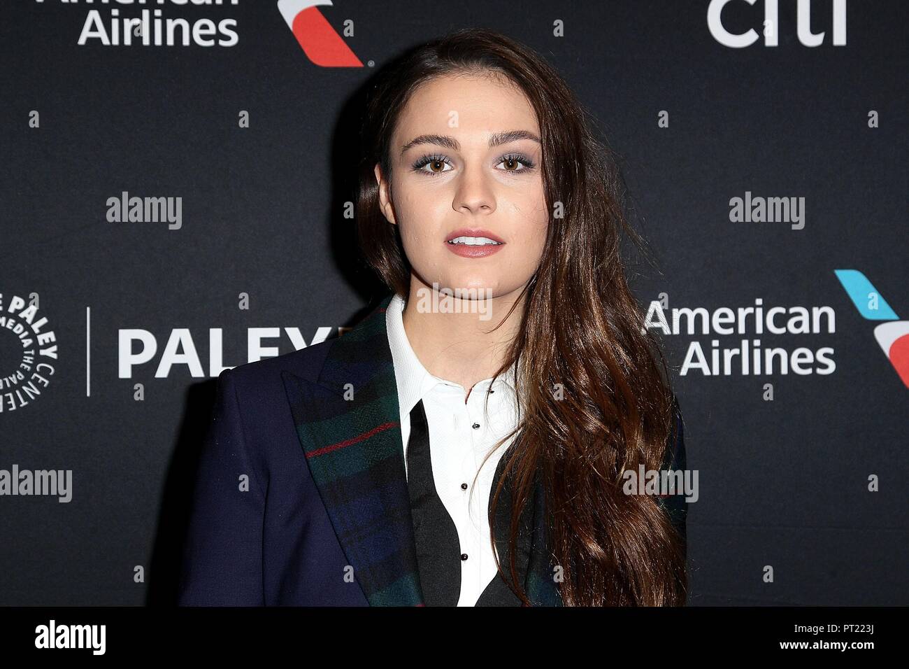 New York, Stati Uniti d'America. 5 Ottobre, 2018. Sophie Skelton presso gli arrivi per OUTLANDER al PaleyFest New York 2018, Paley Centre for Media, New York, NY Ottobre 5, 2018. Credito: Steve Mack/Everett raccolta/Alamy Live News Foto Stock