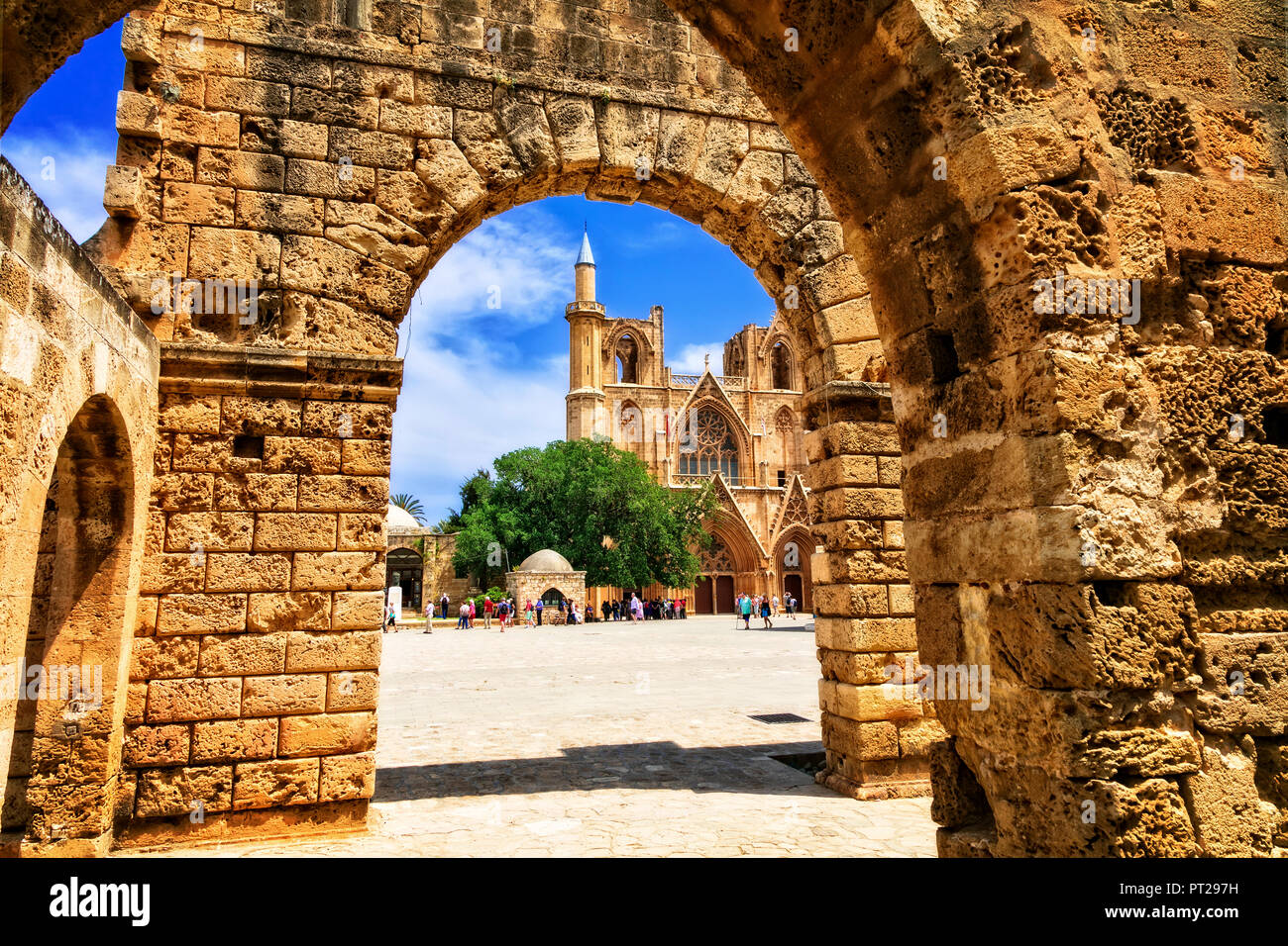 Sant Nicholas Cathedral nella città di Famagosta,Cipro,parte turca- Foto Stock