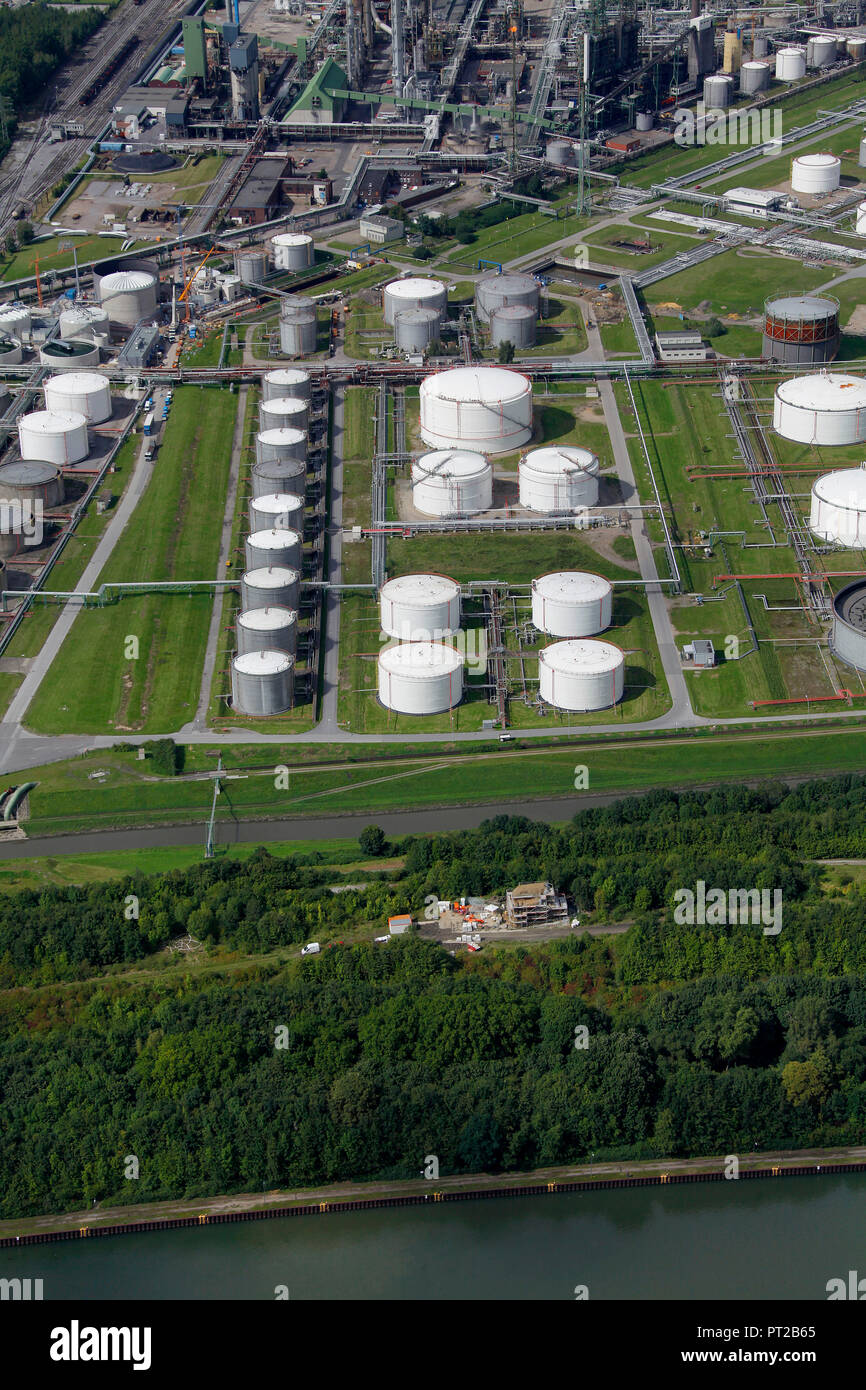 Vista aerea, Emscher, arte, Olaf Nicolai e Douglas Gordon con Mogwai Monumento per un futuro già dimenticato, pietra, Wild Island, bloccare, Gelsenkirchen, Emscherkunst.2010, opere d'Arte all'Emscher, la zona della Ruhr, Renania settentrionale-Vestfalia, Germania, Europa Foto Stock