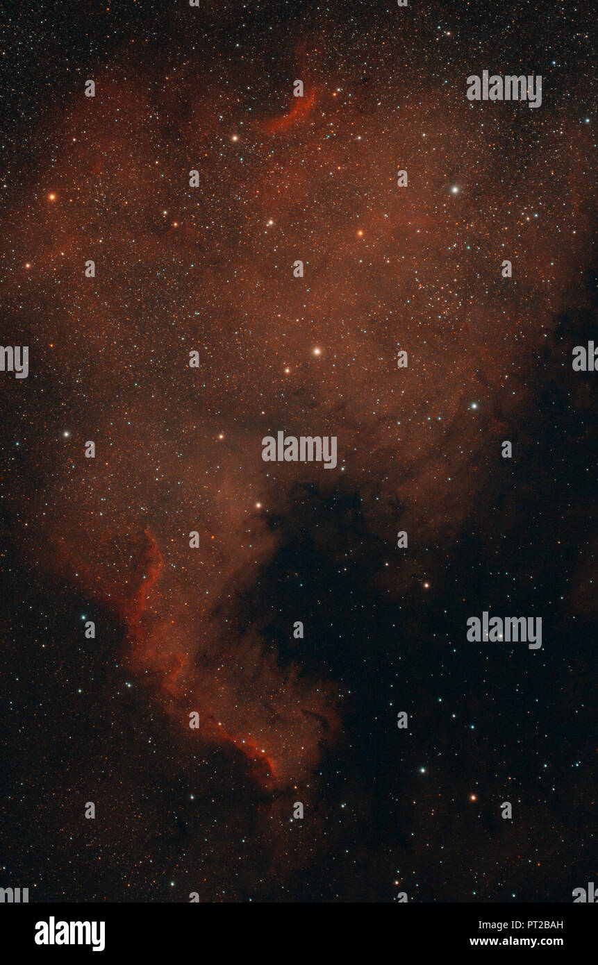 Astrophoto, Emissione nebulose NGC 7000 o Nord America Nebula Foto Stock