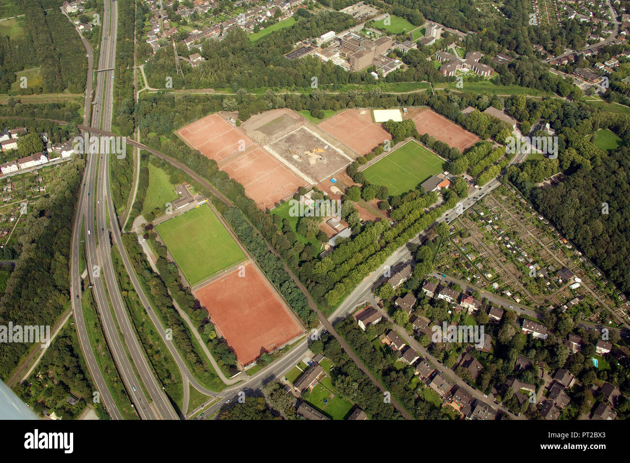 Vista aerea, campi sportivi Fahrn, sports club Unione Hamborn 02 eV, Duisburg, la zona della Ruhr, Renania settentrionale-Vestfalia, Germania, Europa Foto Stock