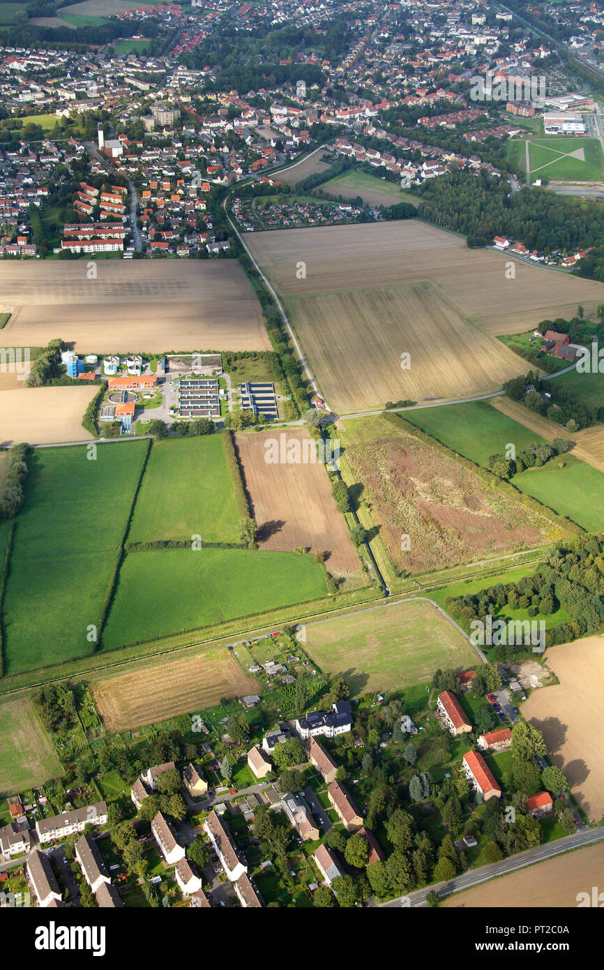 Seseke, stream, affluente del Lippepepe, vista aerea, Seseke arte, diminuendo vista, Bogomir Ecker, telecamere di sorveglianza, lanterne, Rexe Bönen, Bönen, la zona della Ruhr, Renania settentrionale-Vestfalia, Germania, Europa Foto Stock