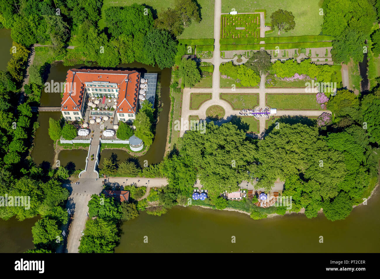 Castello Bergère con party di nozze nel parco, outdoor matrimonio, Gelsenkirchen, Buer, la zona della Ruhr, Renania settentrionale-Vestfalia, Germania, Europa Foto Stock