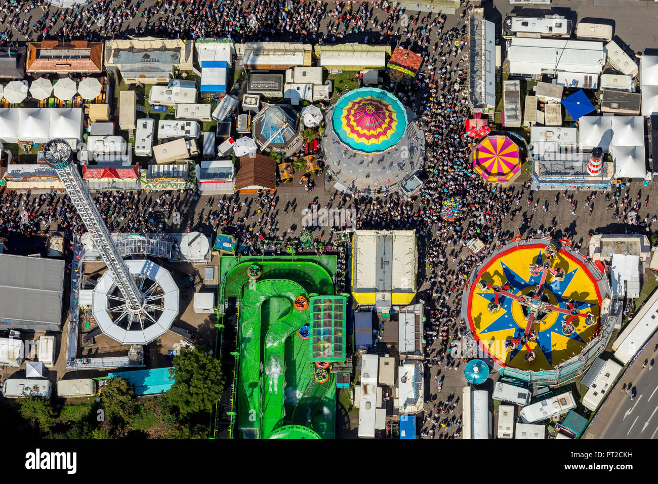 582. Kirmes Cranger, luna park giostra della torre di vedetta, corse, fiera del divertimento attrazioni, folk festival, pubblico chairoplane, Herne, la zona della Ruhr, Nord Reno-Westfalia, Germania Foto Stock