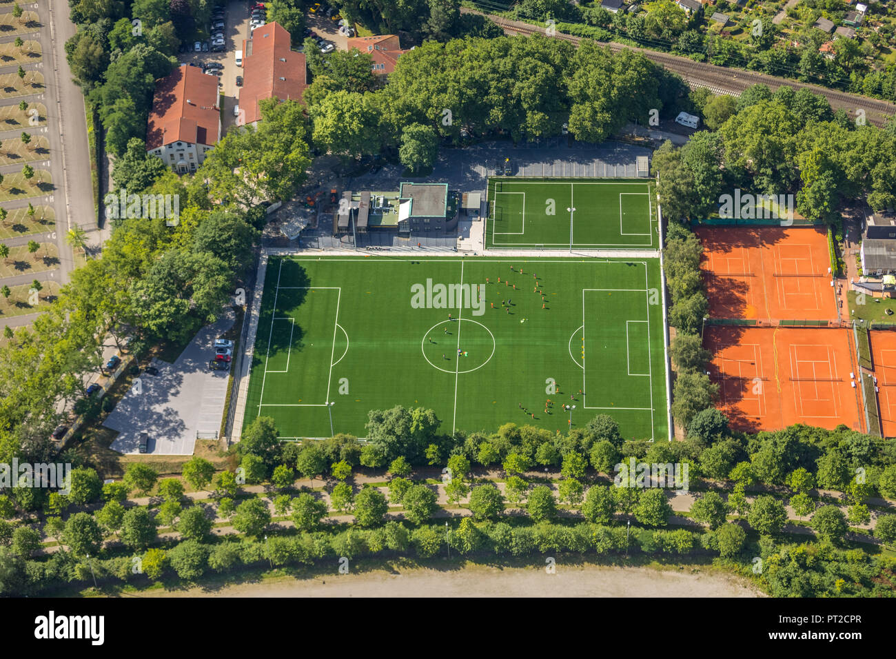 Allenamento di calcio all'azienda Evonik scuola calcio accanto a SignalIdunaPark, Dortmund, la zona della Ruhr, Nord Reno-Westfalia, Germania Foto Stock