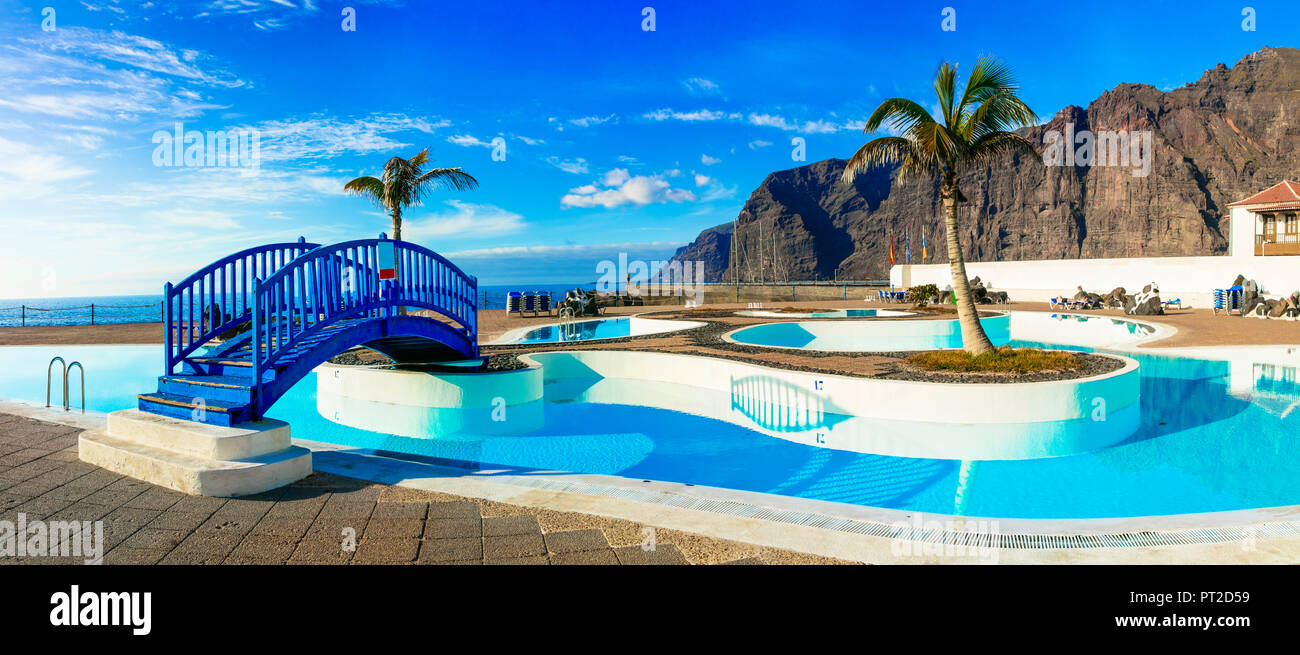 Resort con piscina a Los Gigantes,l'isola di Tenerife Canarie,Spagna. Foto Stock