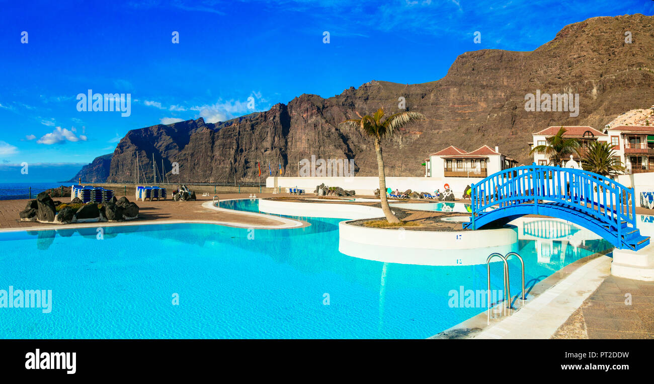 Resort con piscina a Los Gigantes,l'isola di Tenerife Canarie,Spagna. Foto Stock